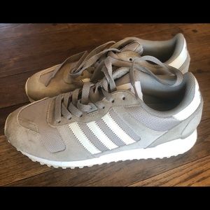 Adidas Gray Men’s With The Three Stripes Sz 7